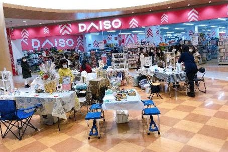 【イオンタウン能代】大型のセールスプロモーションやインストアライブ等に適した施設中央の広々としたイベントスペース