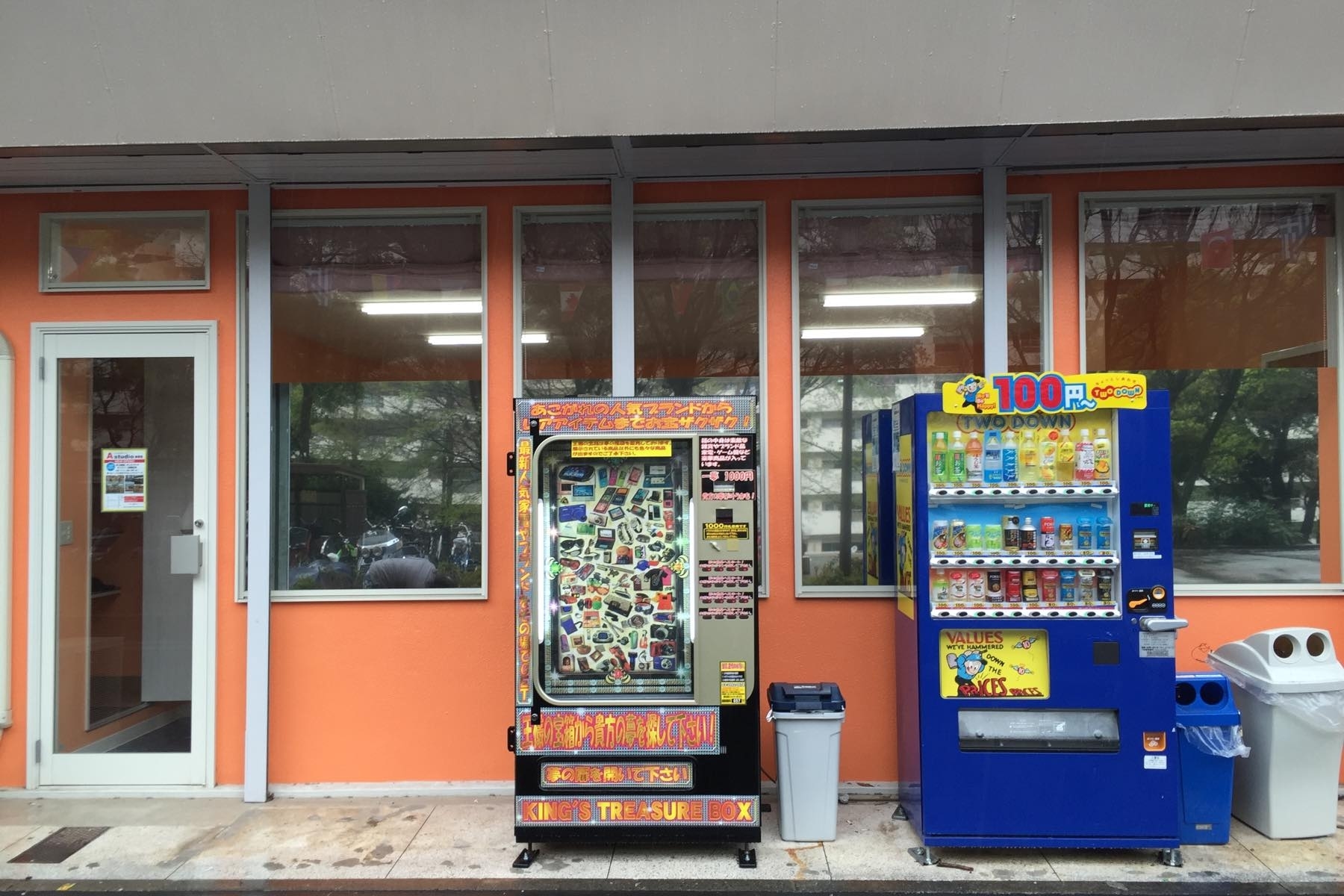 【東新宿駅3分】展示会やポップアップに適したオレンジ色が目印の路面スタジオの画像11