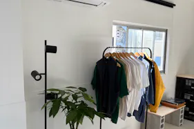 【元町駅4分/南京町近く】自然光が入る白基調のイベントスペース|ポップアップストア・物販に最適