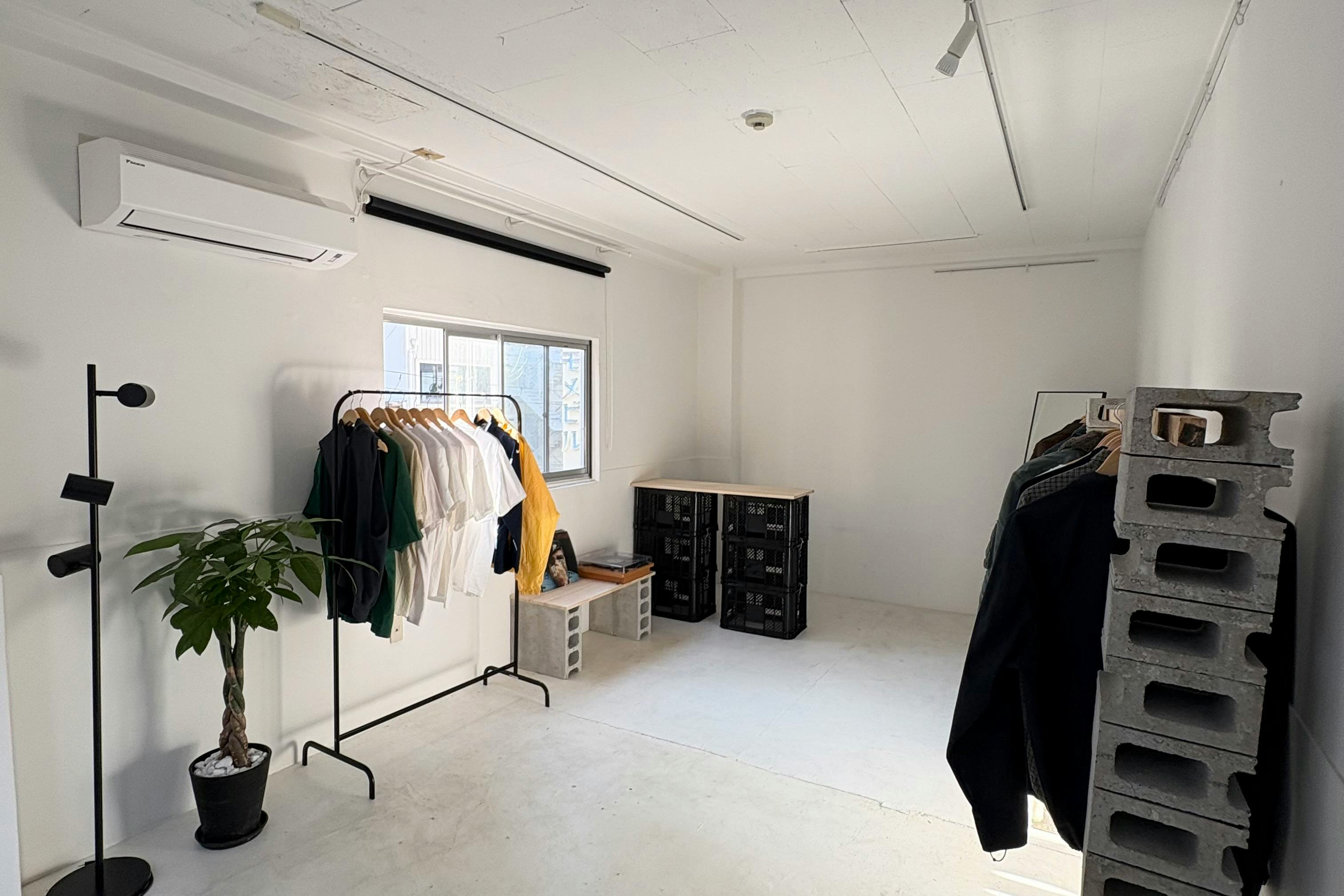 【元町駅4分/南京町近く】自然光が入る白基調のイベントスペース|ポップアップストア・物販に最適