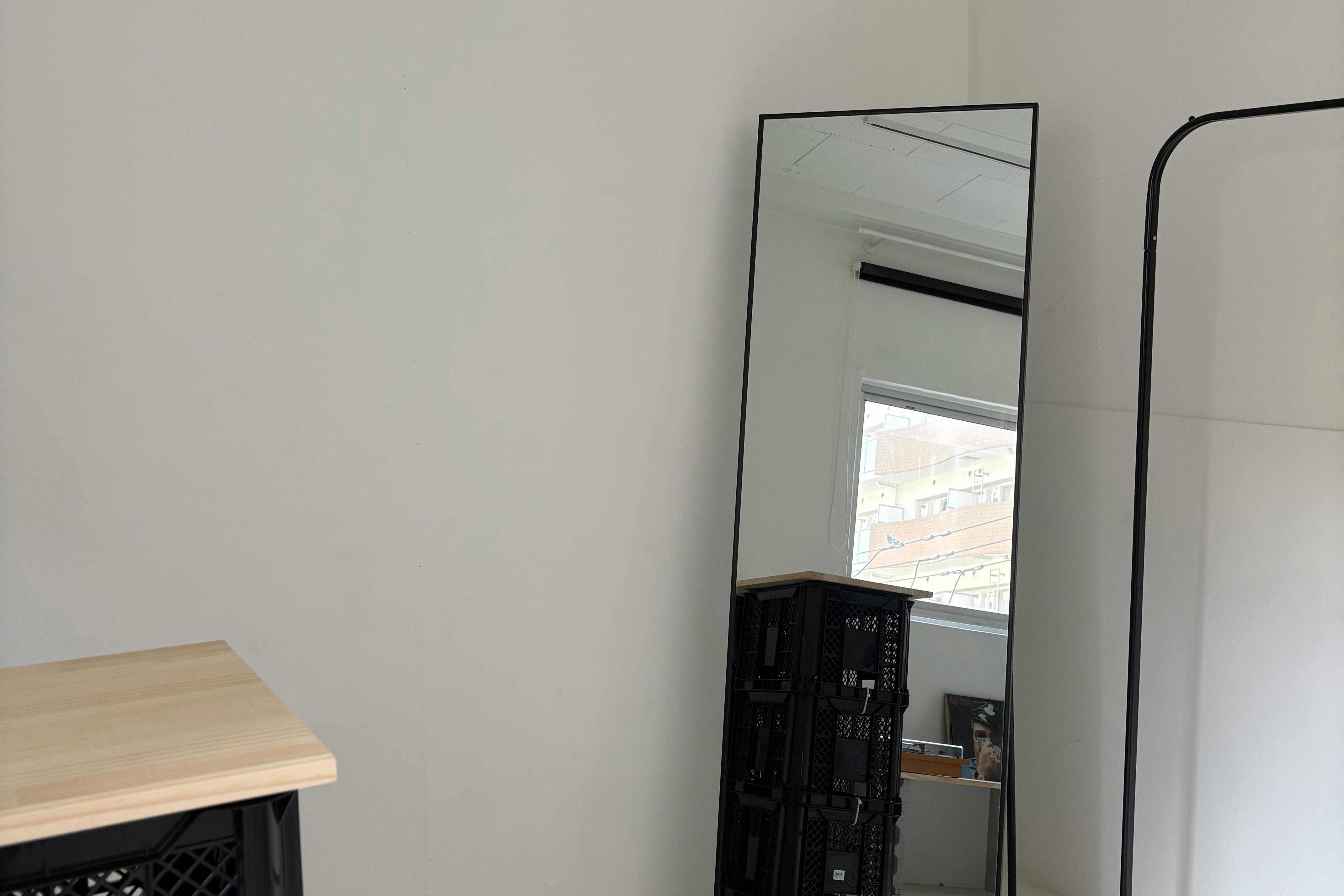 【元町駅4分/南京町近く】自然光が入る白基調のイベントスペース|ポップアップストア・物販に最適