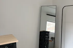 【元町駅4分/南京町近く】自然光が入る白基調のイベントスペース|ポップアップストア・物販に最適