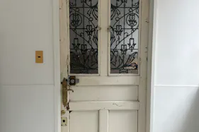 【元町駅4分/南京町近く】自然光が入る白基調のイベントスペース|ポップアップストア・物販に最適