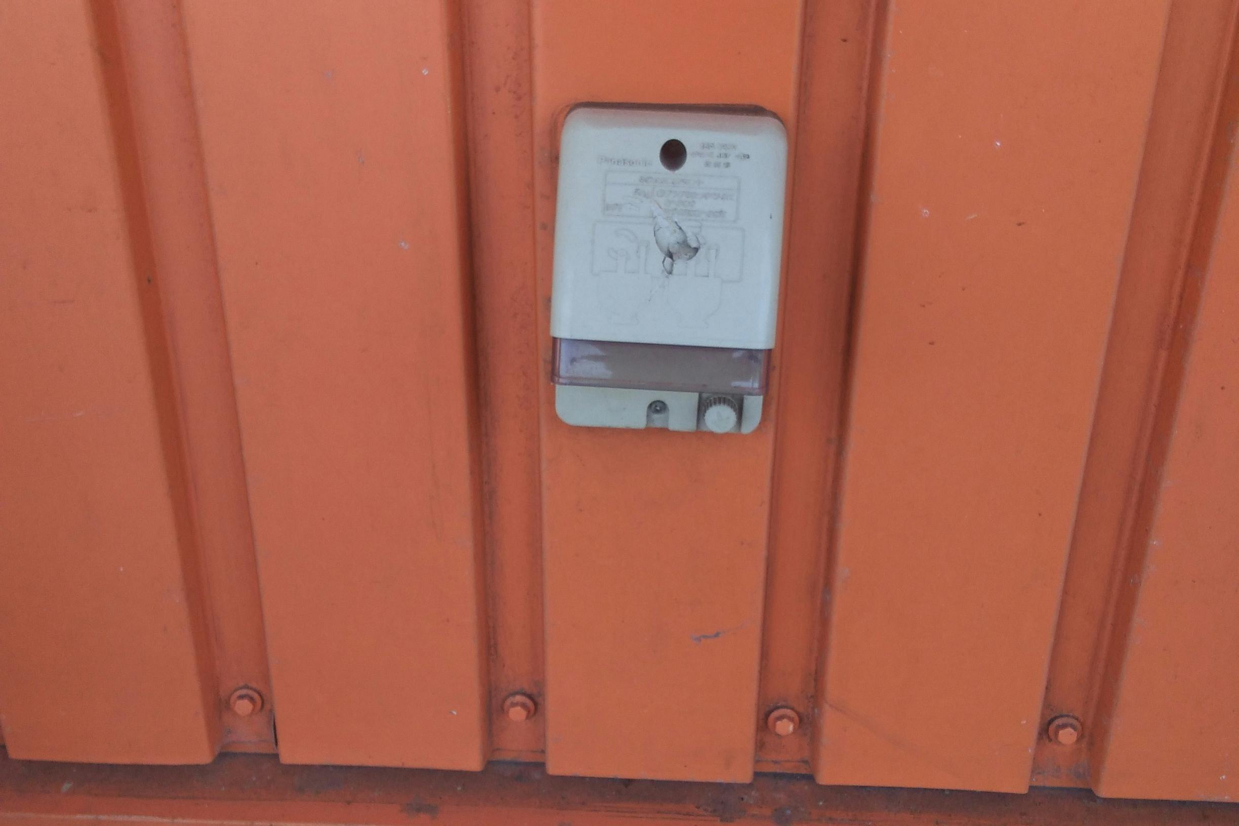 【ミスターマックス 西大分店】食品側入口 キッチンカーや物販用途に最適な総合ディスカウントストアの催事イベントスペース