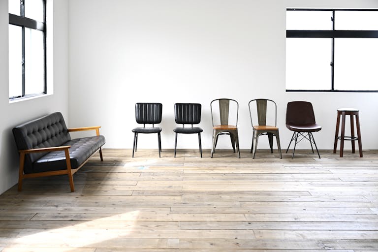 常備のチェアやソファーは無料貸出しでバリエーションも豊富。