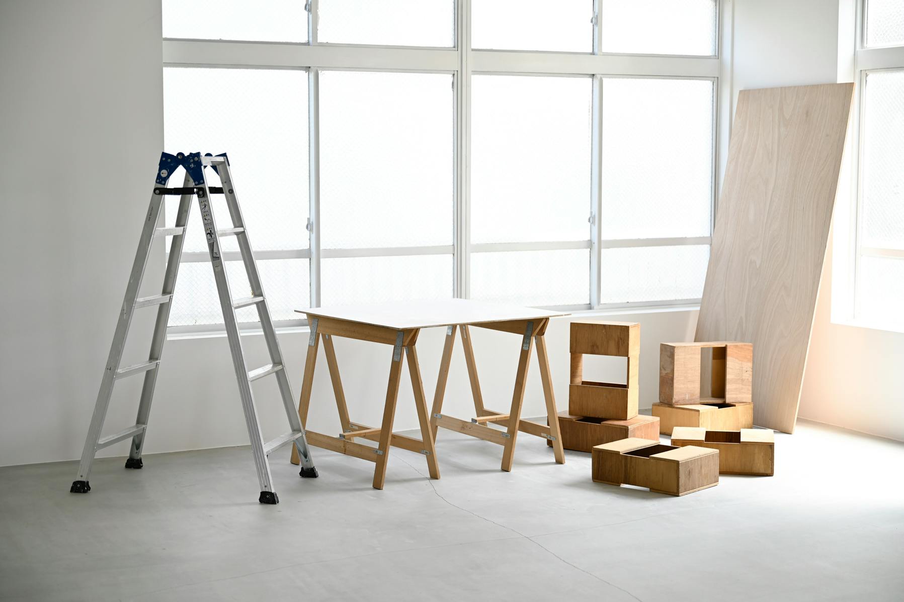 【駒場東大前駅10分】アパレル撮影等に最適なモルタルとウッドのバリエーションが撮れる自然光スタジオ