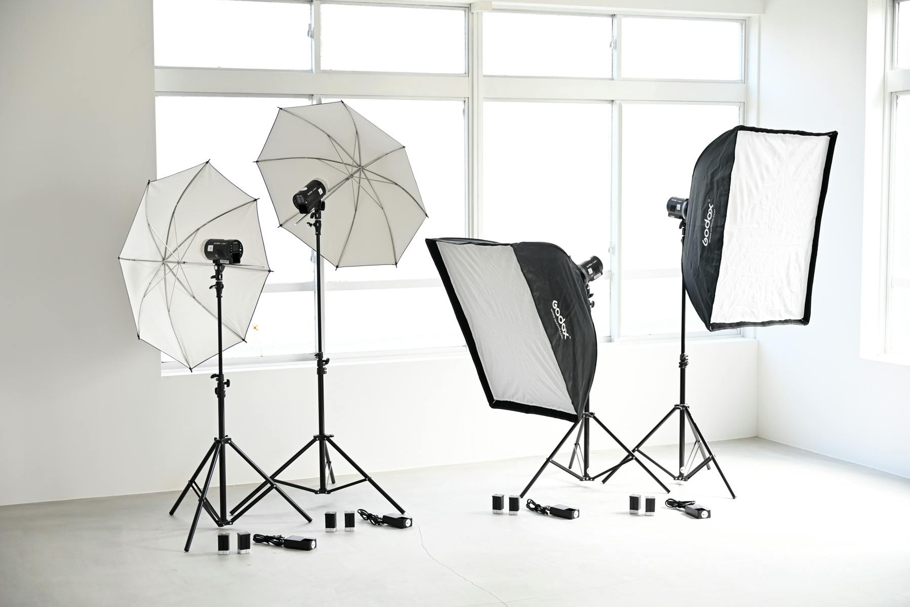 【駒場東大前駅10分】アパレル撮影等に最適なモルタルとウッドのバリエーションが撮れる自然光スタジオ