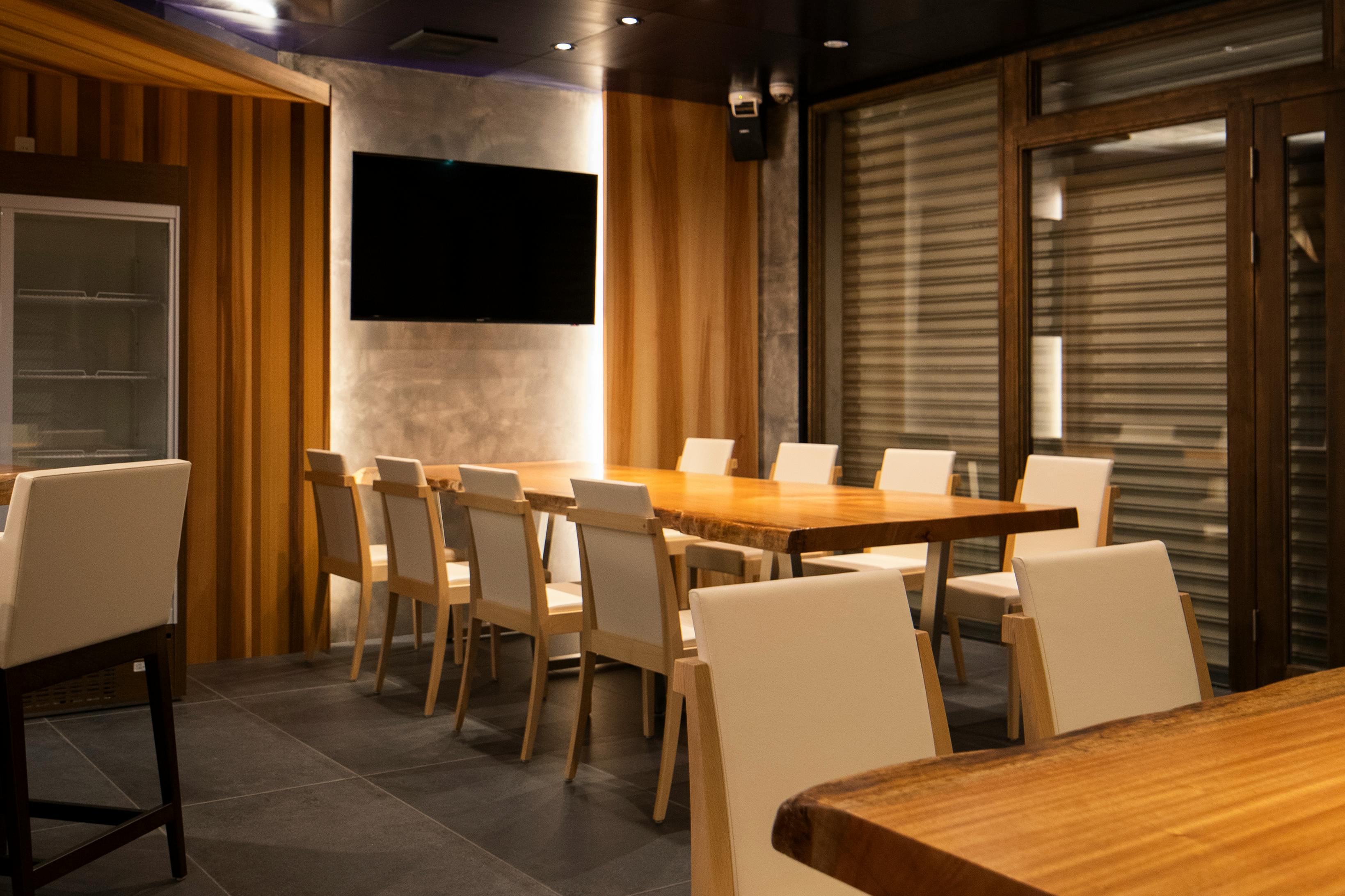 【王子公園駅8分/昼のご利用】飲食の短期出店や食物販のポップアップストアに最適な「灘中央筋商店街」に面したシェアキッチンスペース