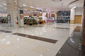 【イオンモール福岡】イーストコート横:ルポゼ前