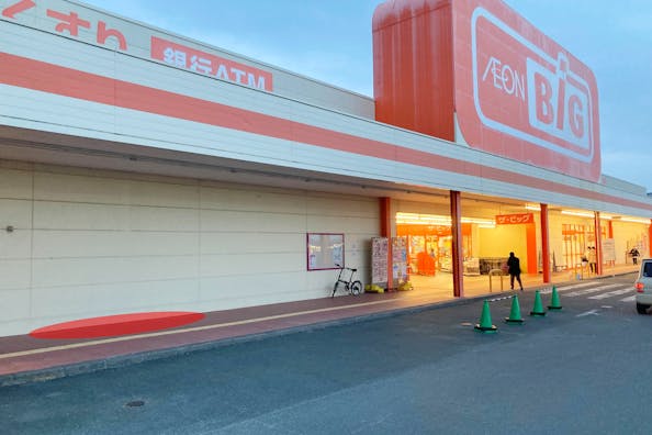 【イオンタウン大須賀】プロモーションイベントや食物販に最適な大型スーパー出入口横にある通行量の多い軒下イベントスペース