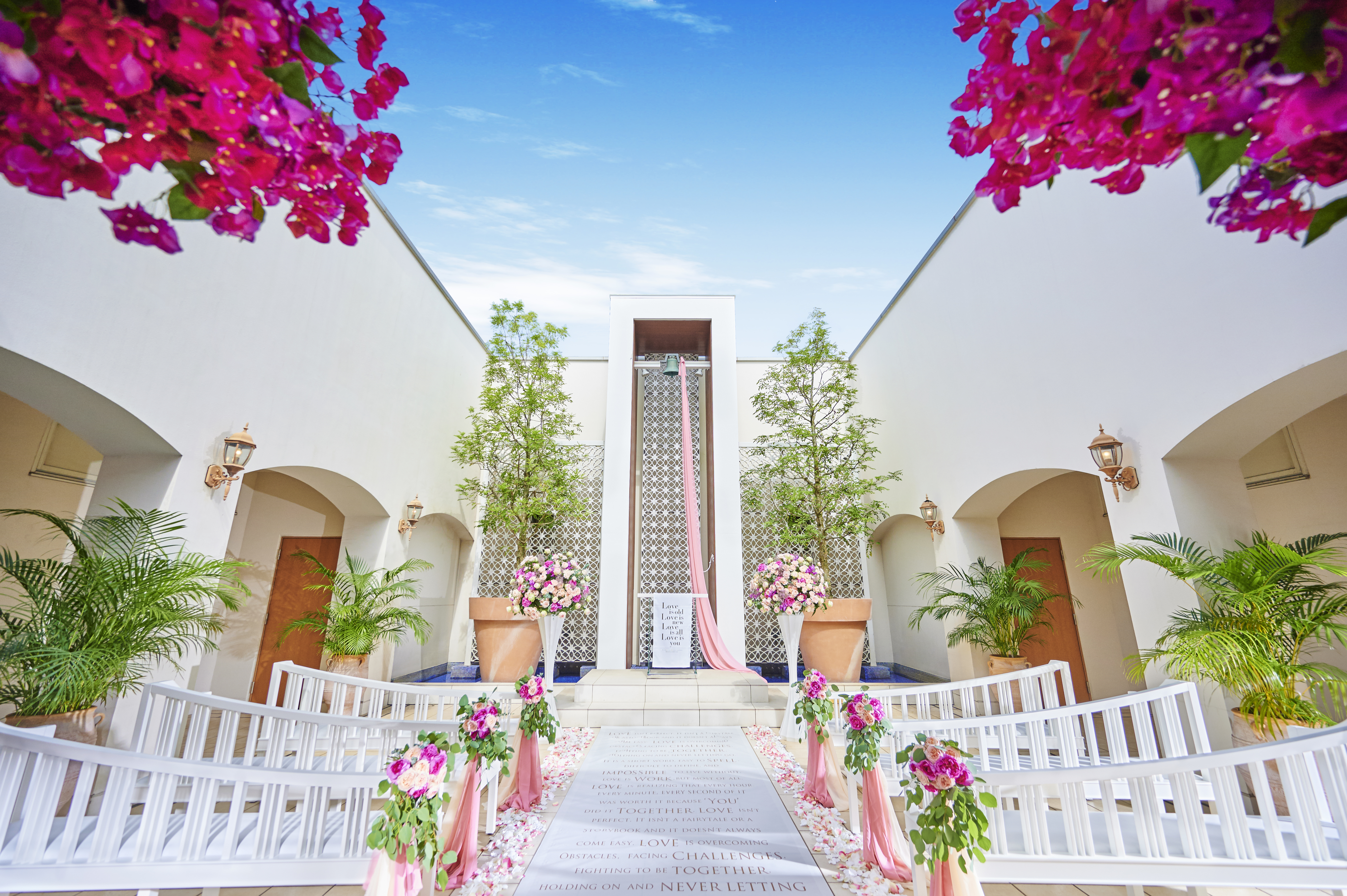 【鹿児島市東開町】ムービー撮影やスチール撮影に最適な圧巻のオーシャンビューを誇る海と空に包まれたイベントスペース（チャペル）