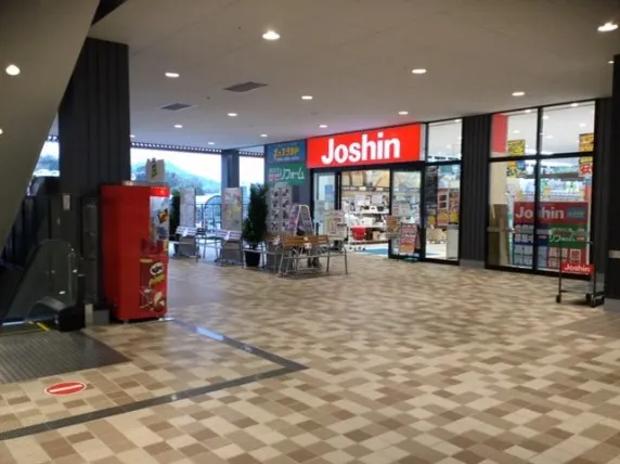 【イオンタウン川西】ポップアップストアやセールスプロモーションに適した2階エレベーター中央のイベントスペース