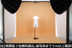【目黒駅3分】展示会や撮影に最適な白基調なイベントスペース|ハンガーラック7本貸出、展示用テーブル多数