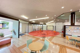 【熊谷ハウジングステージ】各種ポップアップストアやワークショップの開催に最適な大型住宅展示場内中央にある屋内スペース