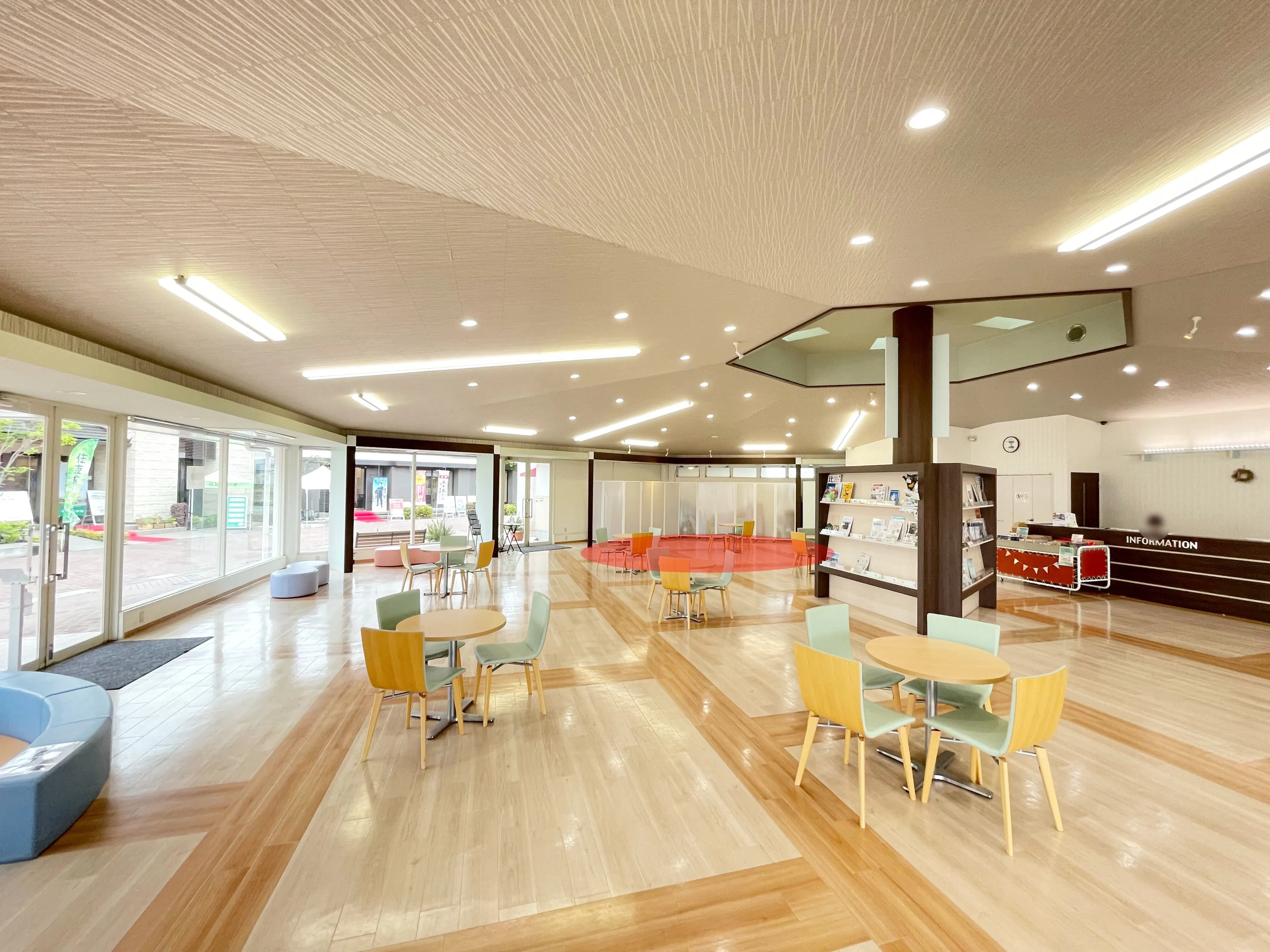 【熊谷ハウジングステージ】各種ポップアップストアやワークショップの開催に最適な大型住宅展示場内中央にある屋内スペース