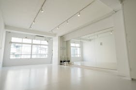 【初台駅4分】撮影・展示・ポップアップ・ダンスに利用可能なレンタルスペース