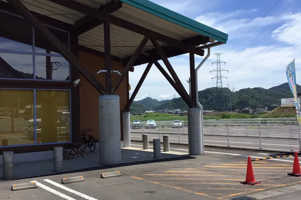 【ダイナム岐阜山県店】キッチンカーや各種プロモーションイベントに最適なアミューズメント施設のイベントスペース
