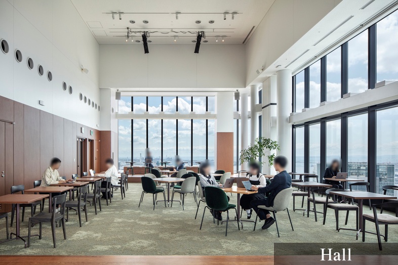 【横浜駅3分】各種展示会やセミナーの開催、撮影会に適した7.5mの天井高と、ガラス張りの眺望を活かしたレンタルスペース