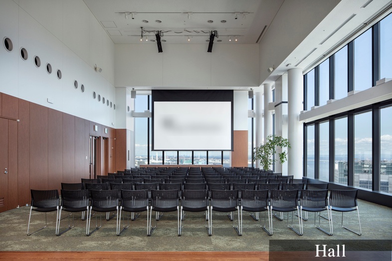 【横浜駅3分】各種展示会やセミナーの開催、撮影会に適した7.5mの天井高と、ガラス張りの眺望を活かしたレンタルスペース