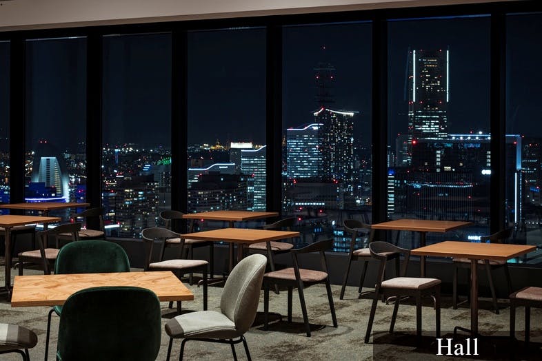 【横浜駅3分】各種展示会やセミナーの開催、撮影会に適した7.5mの天井高と、ガラス張りの眺望を活かしたレンタルスペース