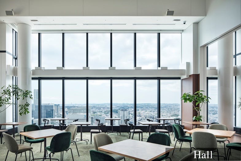 【横浜駅3分】各種展示会やセミナーの開催、撮影会に適した7.5mの天井高と、ガラス張りの眺望を活かしたレンタルスペース