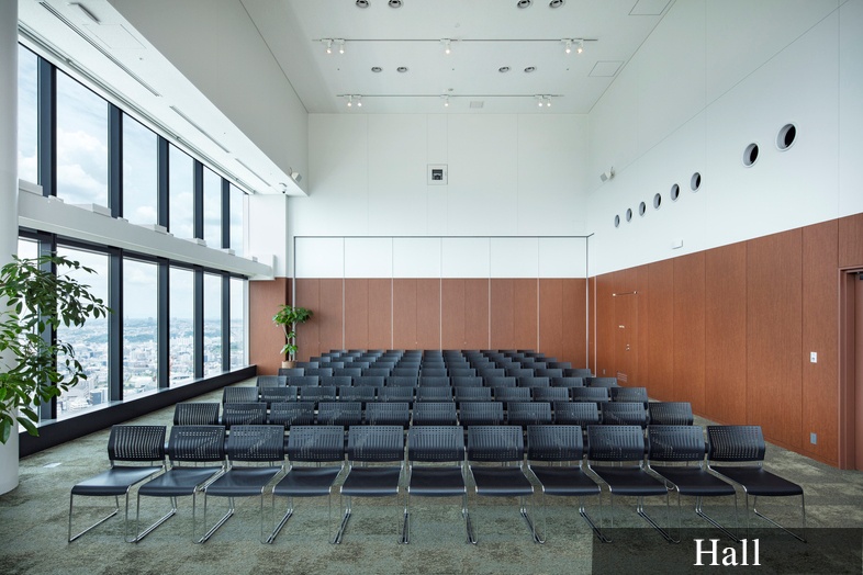 【横浜駅3分】各種展示会やセミナーの開催、撮影会に適した7.5mの天井高と、ガラス張りの眺望を活かしたレンタルスペース