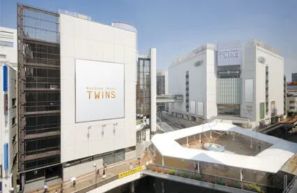 【町田東急ツインズ】車の展示会や屋外型イベントに適したトラフィックの多い路面イベントスペース