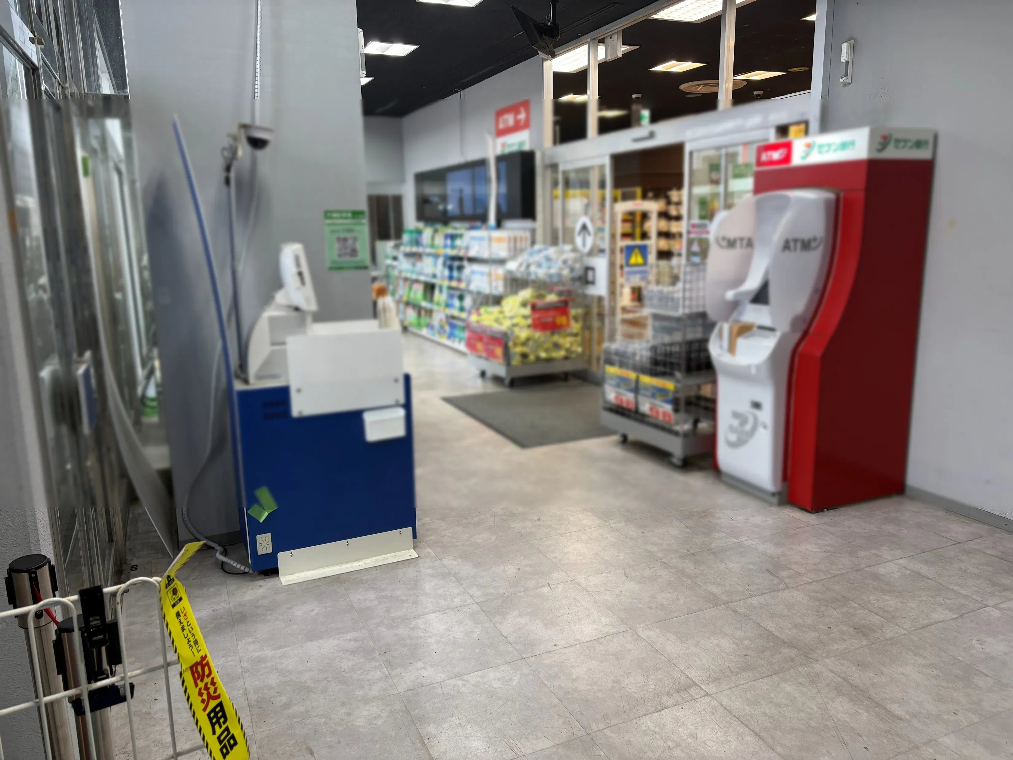 【メガセンタートライアル日向店】風除室（買取催事専用）