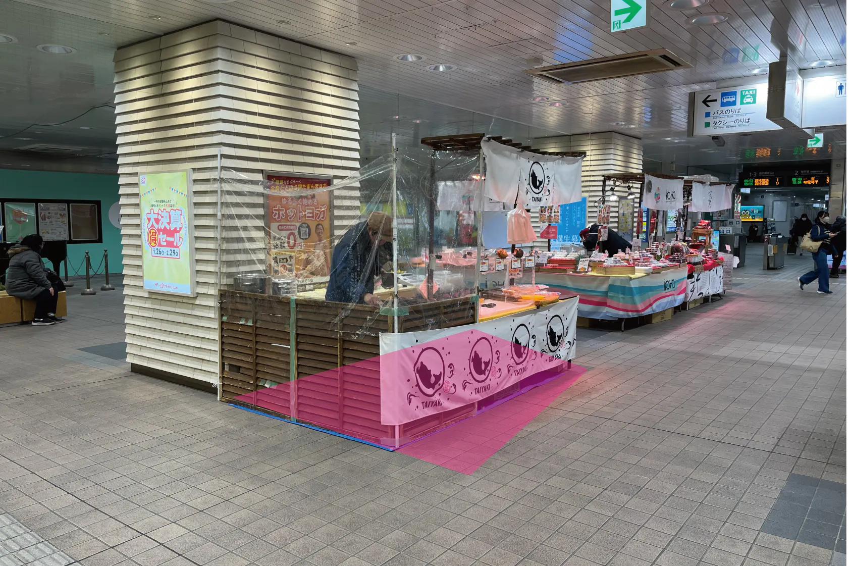 【瓦町駅直結/瓦町FLAG入口前柱】食物販やポップアップストアに最適な圧倒的な人流を誇る改札前コンコースイベントスペース ②瓦町駅2階コンコース瓦町FLAG入口前柱回り