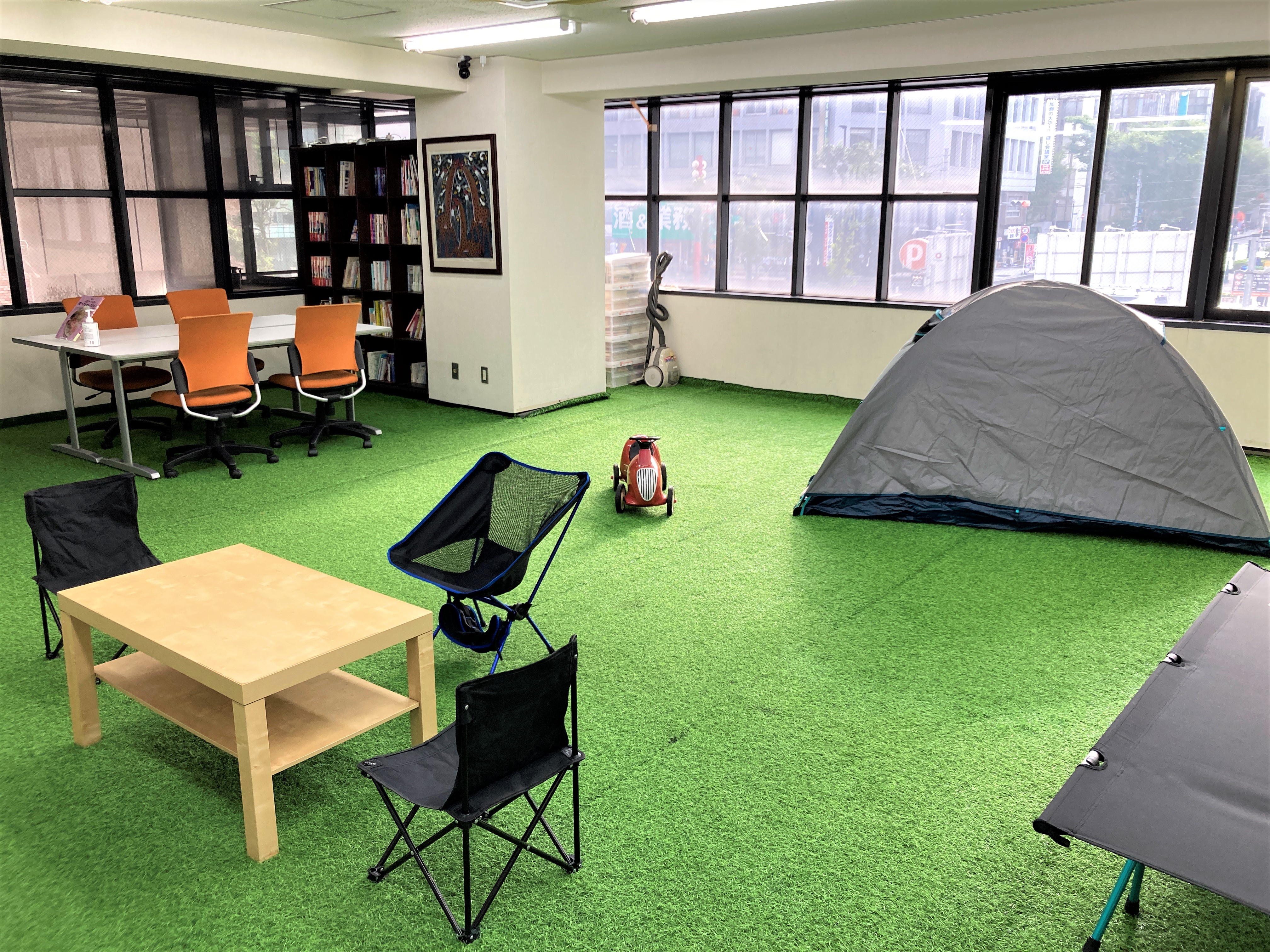 【葭川公園駅2分】ワークショップや展示会などに適した本に囲まれた屋内公園型のイベントスペース