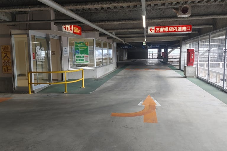 【メガセンタートライアル伊勢崎中央店】【期間限定値下げ】⑬ポップアップストアやプロモーションに適した4F駐車場スペースの画像4