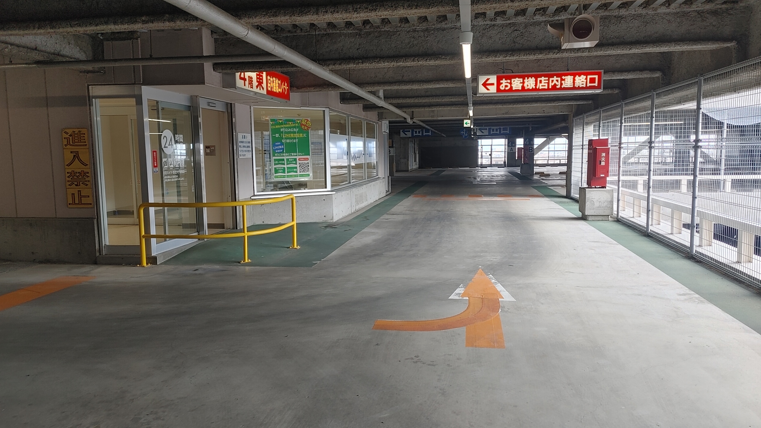 【メガセンタートライアル伊勢崎中央店】【期間限定値下げ】⑬ポップアップストアやプロモーションに適した4F駐車場スペース