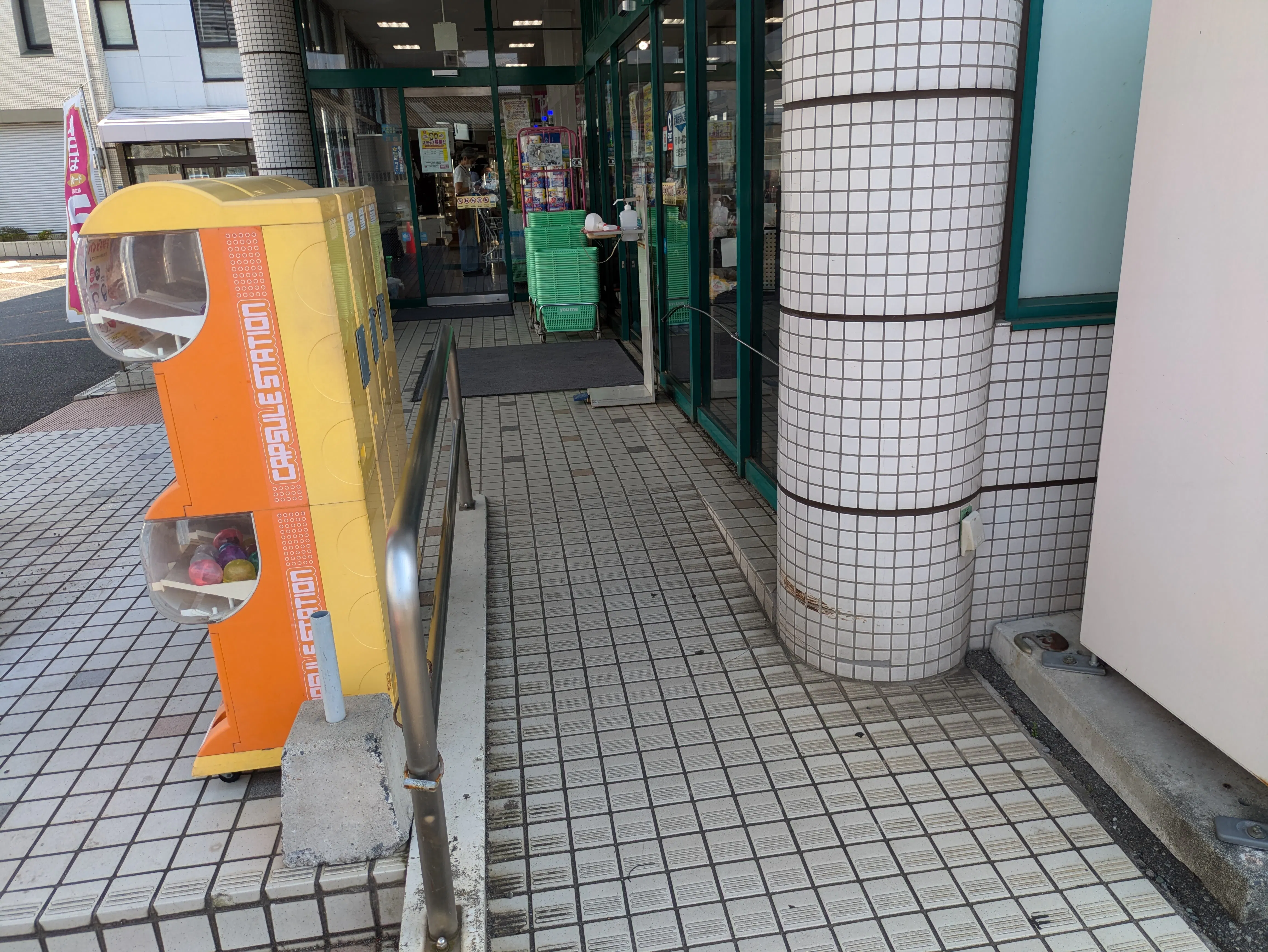 【ゆめマート近見】店頭軒下 ポップアップストア(物販、食物販)やプロモーション用途に最適なスーパーの屋外催事イベントスペース