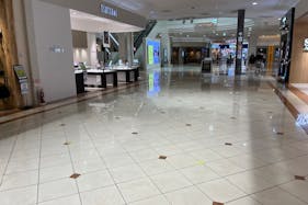 【イオンモール新居浜】『1F 催事スペースC』ーメイン催事場「サウスコート」に近くのPRに最適なスペース!スポーツ大型店舗の前の催事場で、通行量の多いです