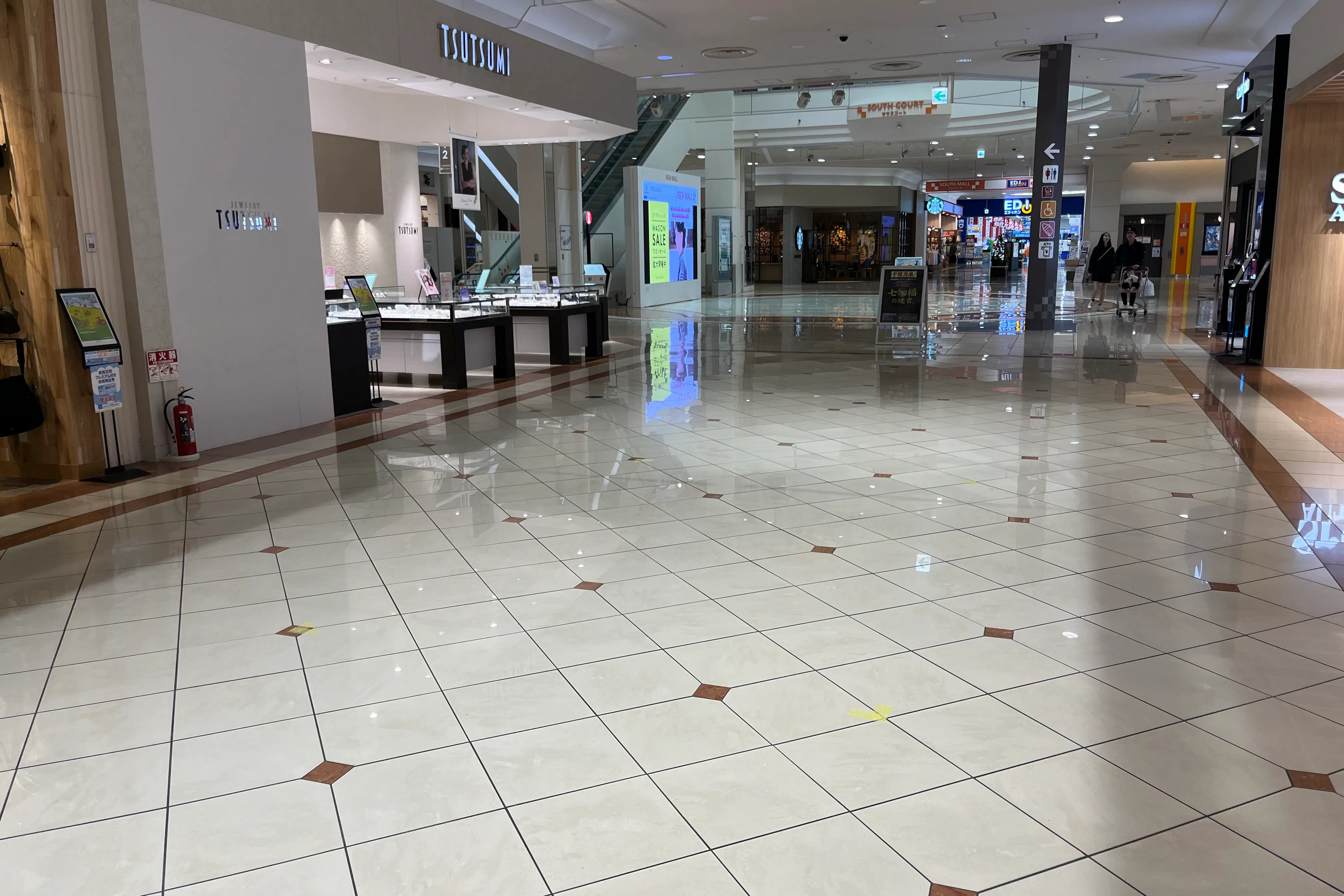 【イオンモール新居浜】『1F 催事スペースC』ーメイン催事場「サウスコート」に近くのPRに最適なスペース!スポーツ大型店舗の前の催事場で、通行量の多いです