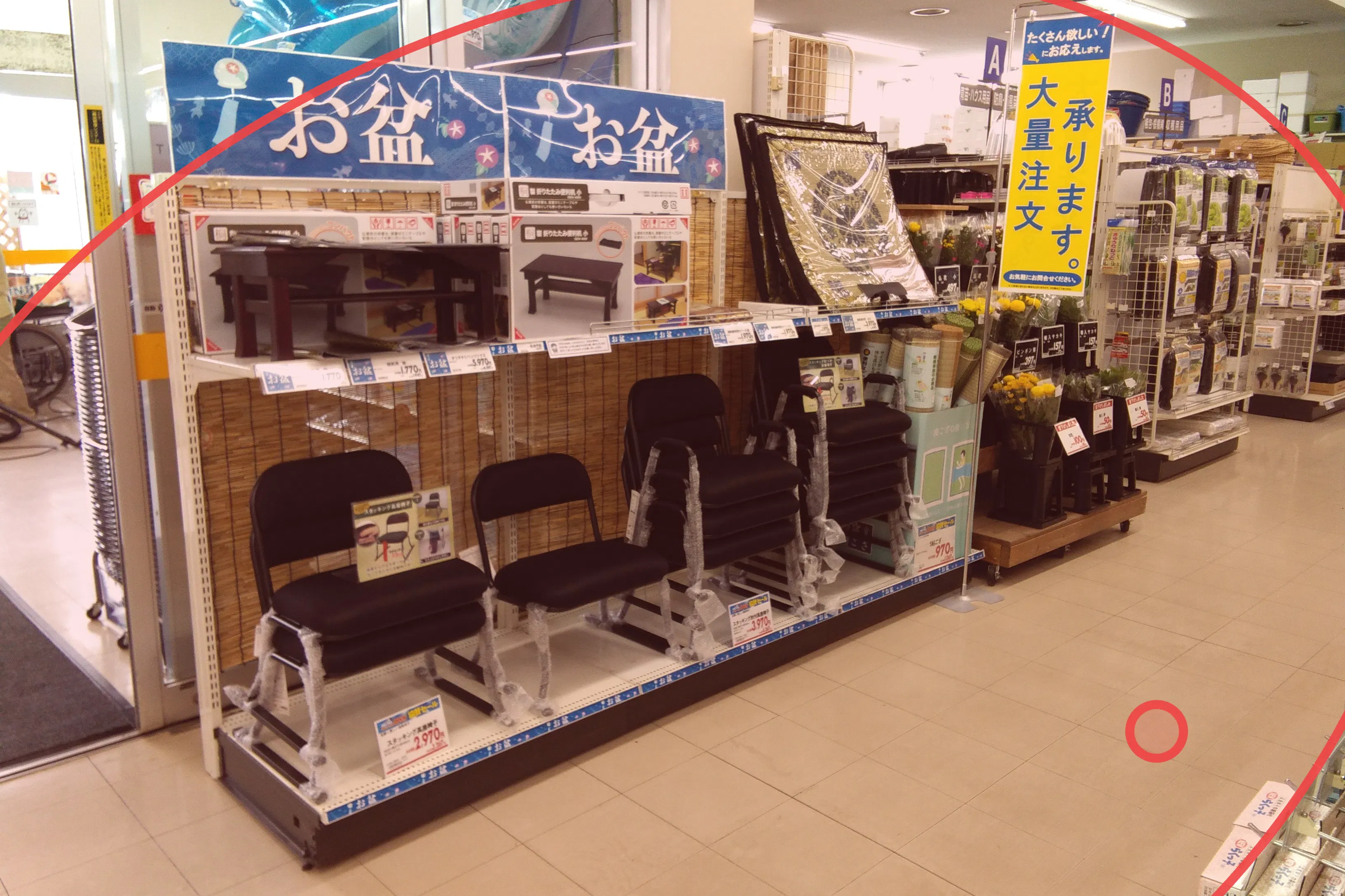 【サンデー秋田御野場店】カウンター前 食物販やプロモーション等の出店に最適なホームセンター店内のイベントスペース