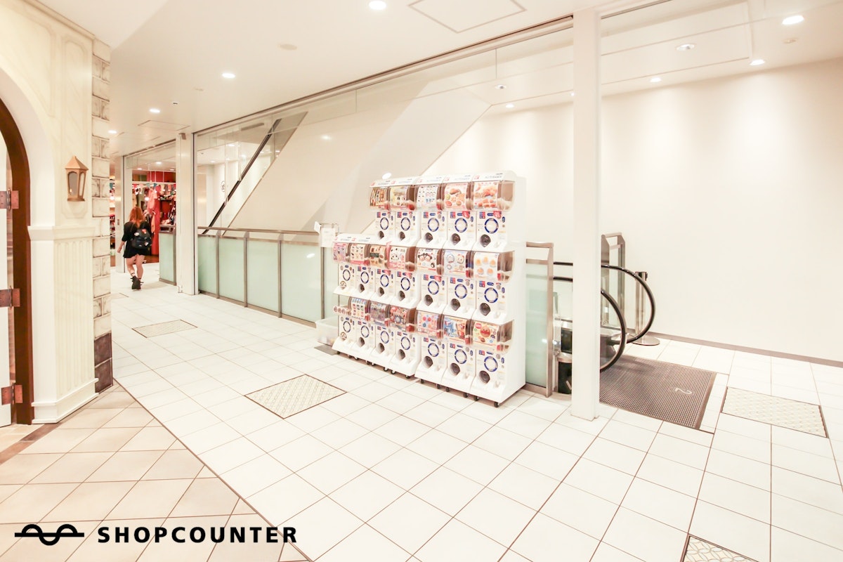 原宿アルタ ポップアップストアやプロモーションに適したエスカレーター横のイベントスペース