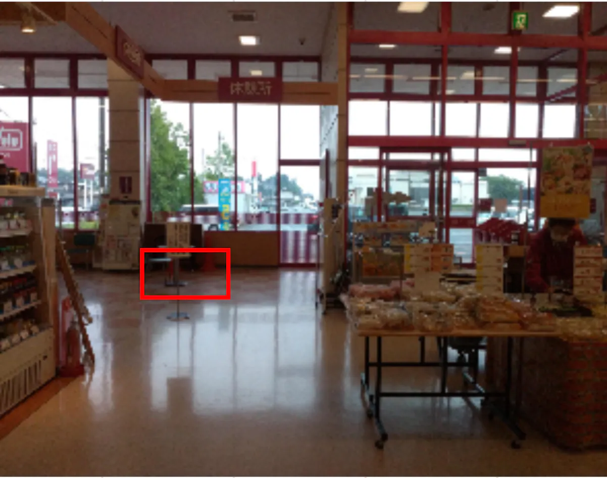 【マックスバリュ寒河江西店】くつろぎスペース前の一部（店内ギャザリングスペース前の一部） 販促プロモーションや物販に最適なスーパー店内催事イベントスペース