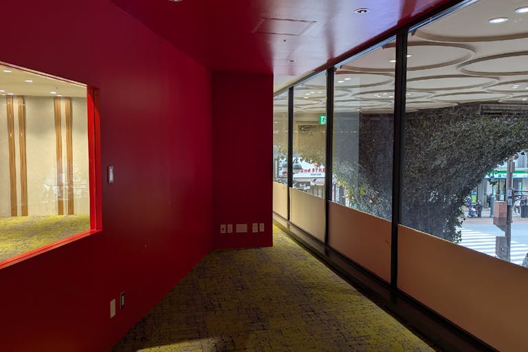 【渋谷モディ】2階 カレンダリウムD05【物販・PR・展示会】屋外からの視認性抜群、大型モニター完備の画像5