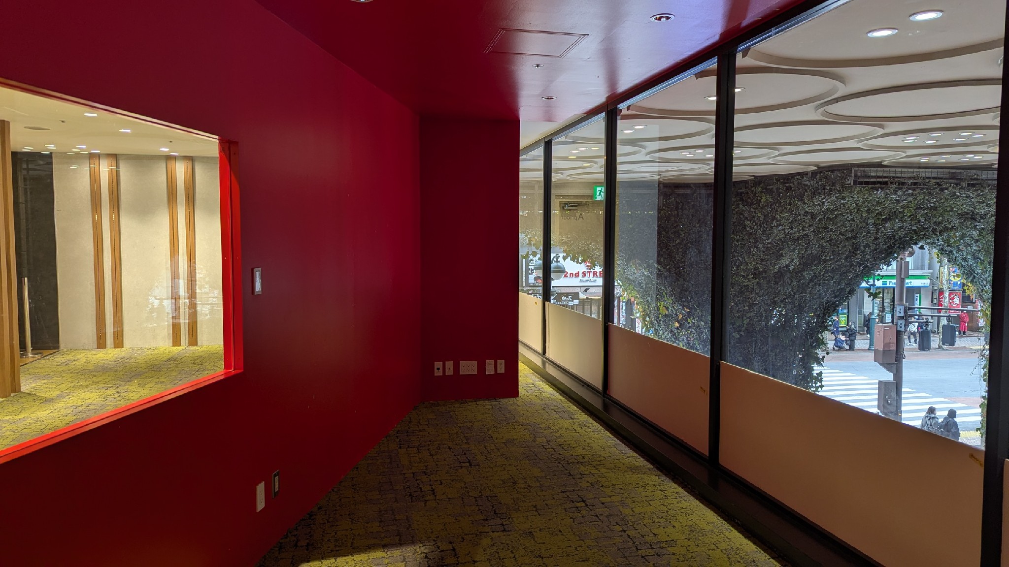 【渋谷モディ】2階 カレンダリウムD05【物販・PR・展示会】屋外からの視認性抜群、大型モニター完備