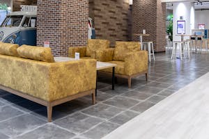 【コミュニティー フードホール 大阪・日本橋】食物販やプロモーションイベントに適したコミュニティフードホール内のイベントスペース(27.5㎡)