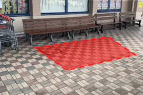 【ミスターマックス 伊勢崎店】風除室外キッチンカースペース(小型) キッチンカーに最適な総合ディスカウントストアの催事イベントスペース