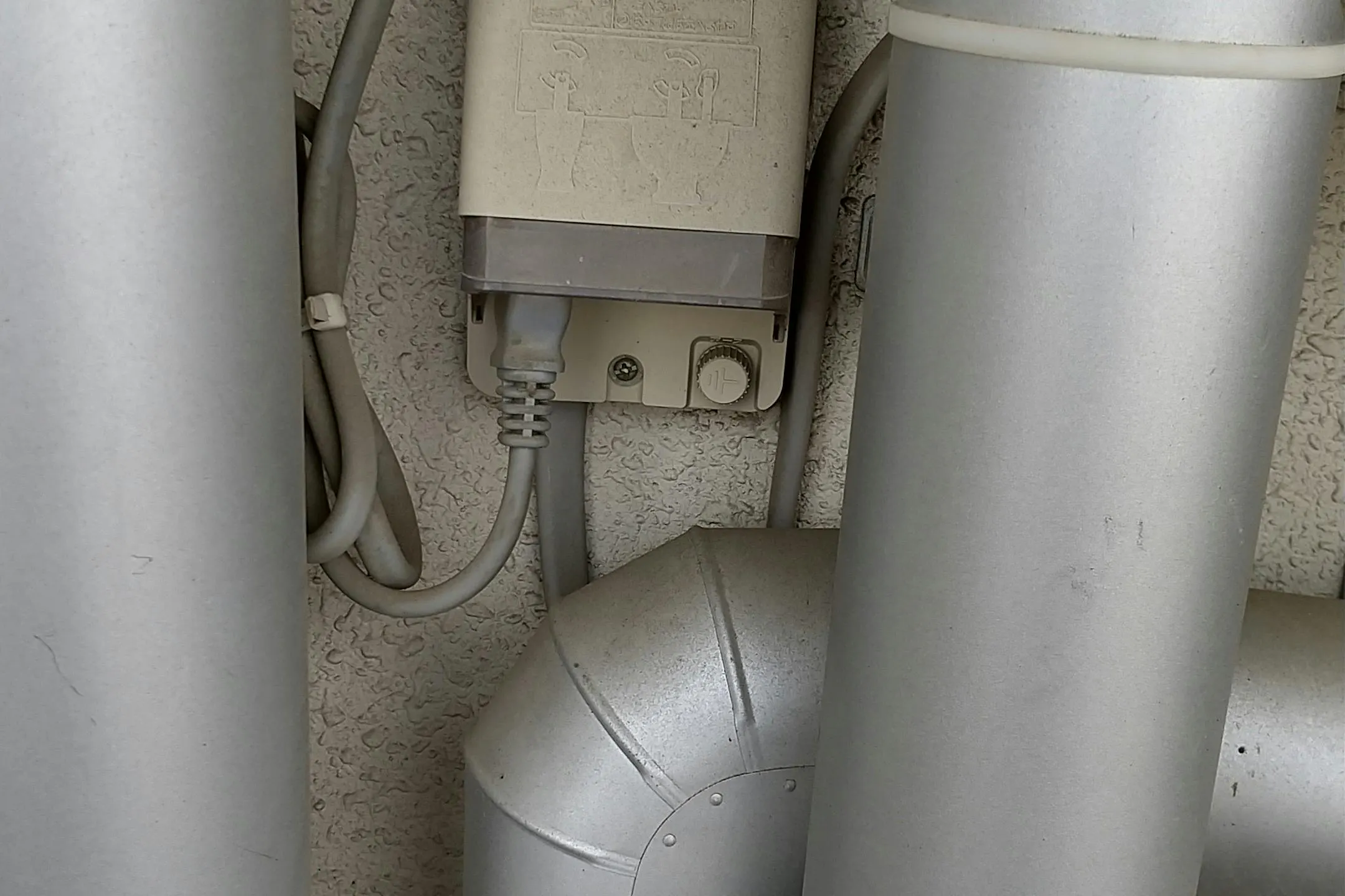 【ミスターマックス 伊勢崎店】風除室外キッチンカースペース(小型) キッチンカーに最適な総合ディスカウントストアの催事イベントスペース