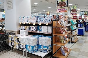 【イオン新潟東店】各種プロモーションや物販、食物販のポップアップストアに最適な1F サービスカウンター前のイベントスペース