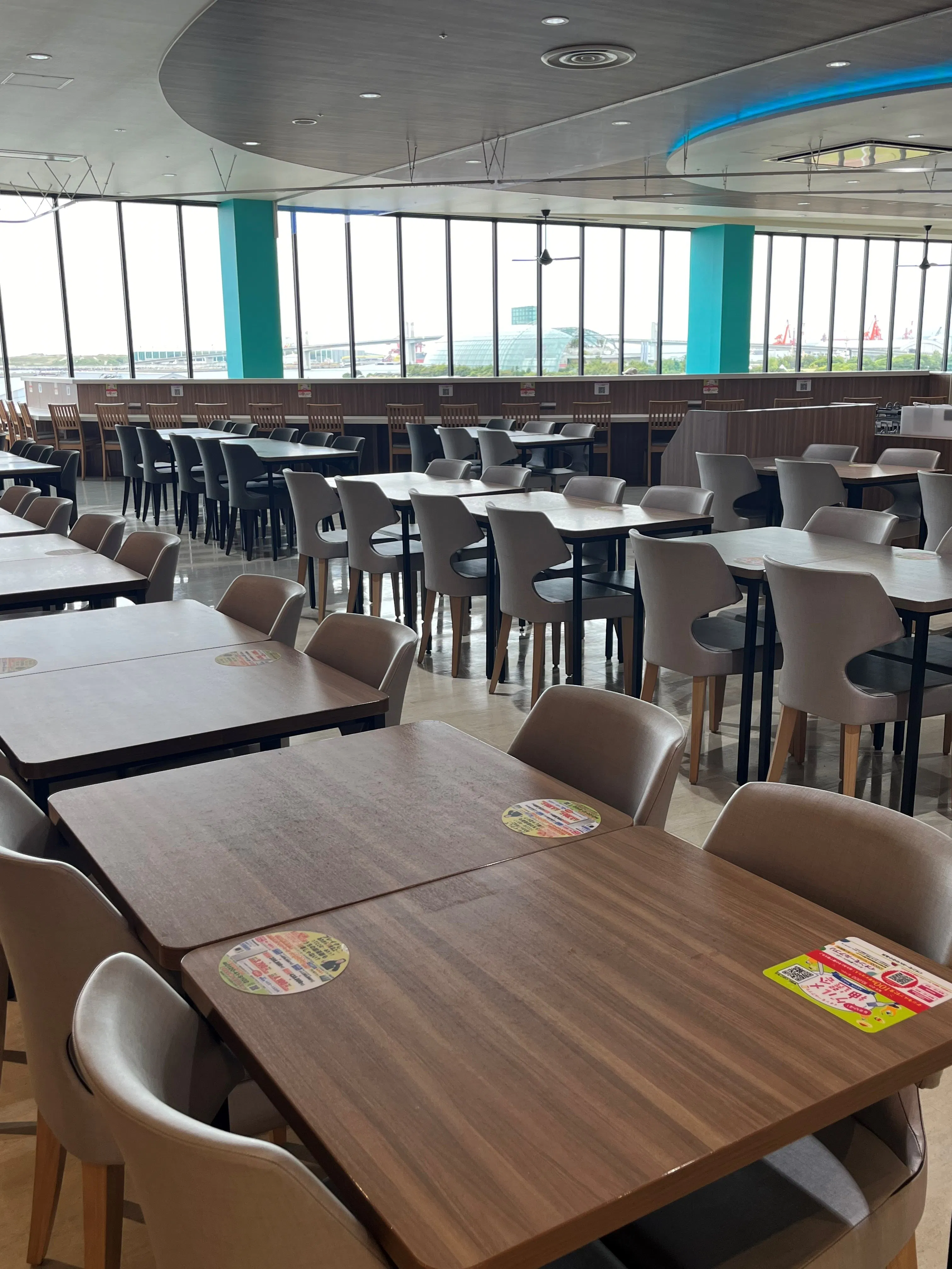 【イオンモールいわき小名浜】モール内広告 フードコートテーブルシール