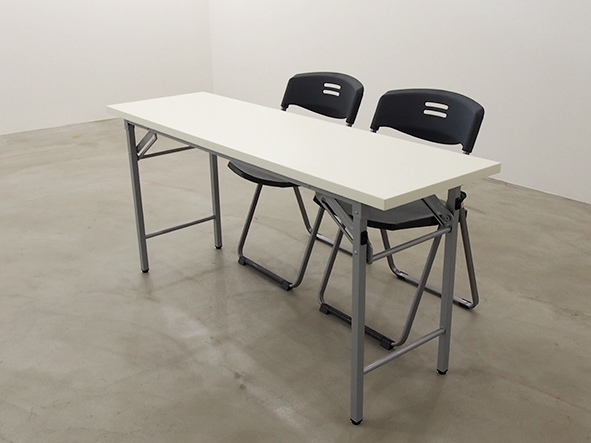 椅子、テーブル