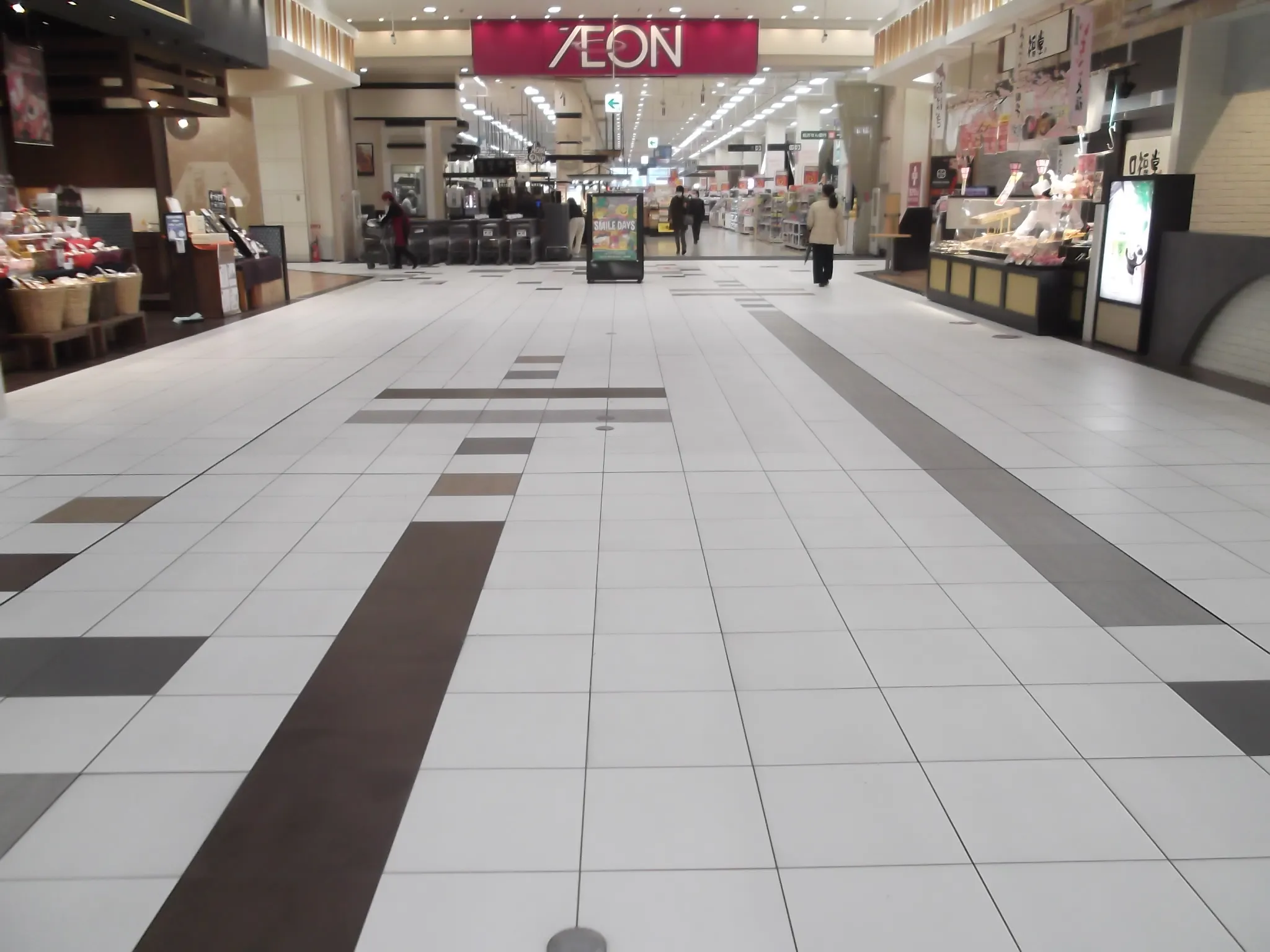 【イオンモール四日市北】各種プロモーションや物販、食物販のポップアップストアに最適な1階久世福商店前のイベントスペース