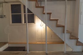 【表参道駅9分】展示会やポップアップに最適!骨董通り沿いの白基調な1F路面スペース