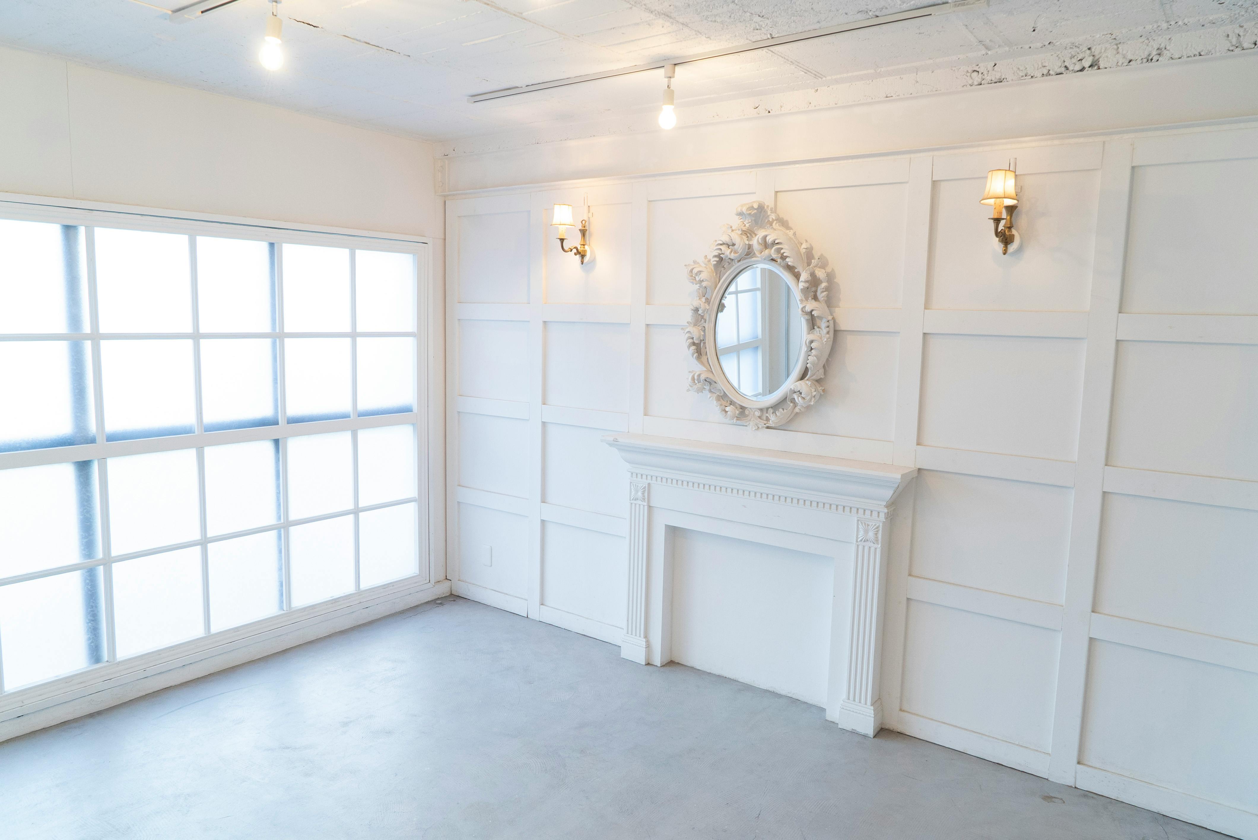 【表参道駅9分】展示会やポップアップに最適!骨董通り沿いの白基調な1F路面スペース