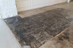 【表参道駅9分】展示会やポップアップに最適!骨董通り沿いの白基調な1F路面スペース